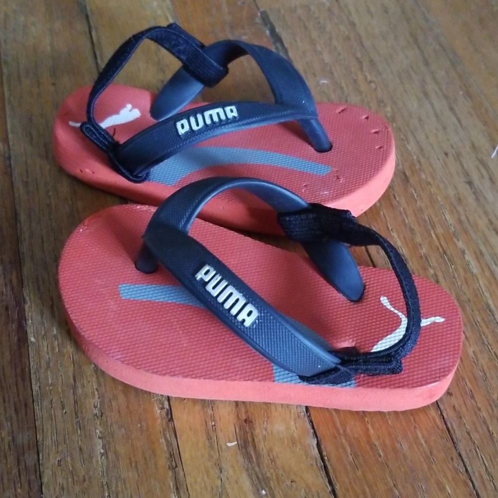 Puma Flip Flops - Picture 3 of 3